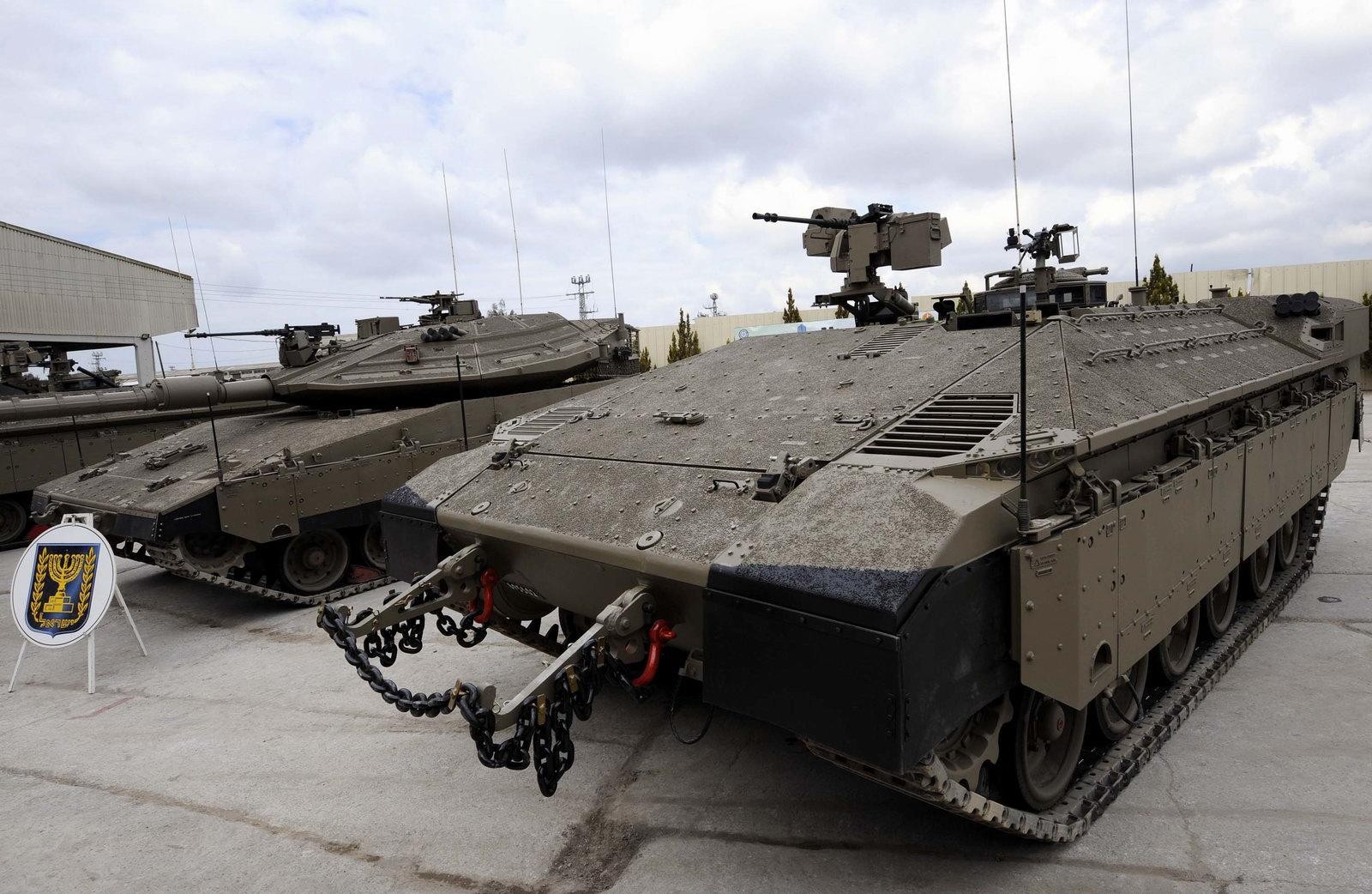 以色列的"纳美尔"重型装甲运兵车是由"梅卡瓦"坦克改装成的.