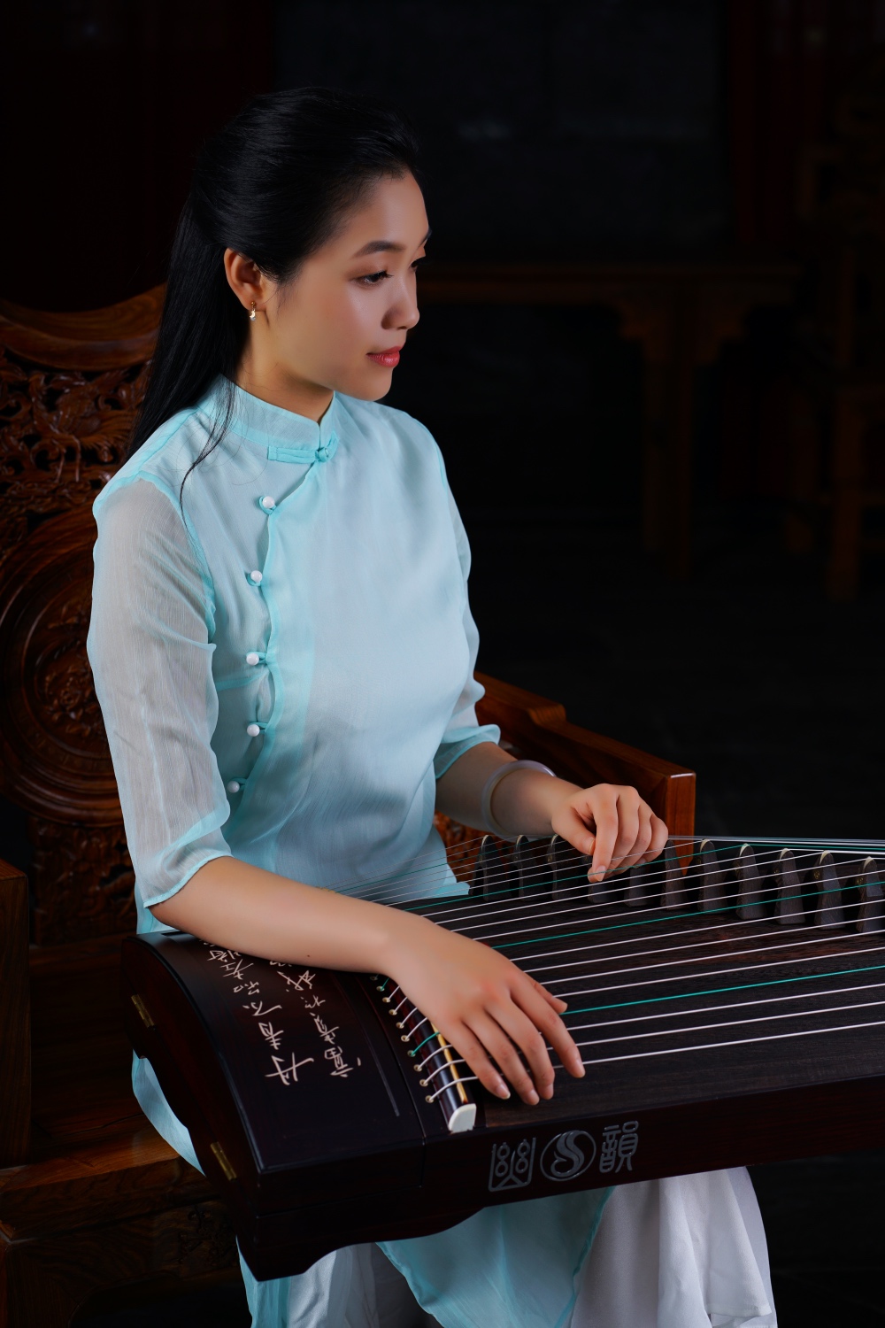 古筝演奏家黄宝琪老师与幽韵古筝美图