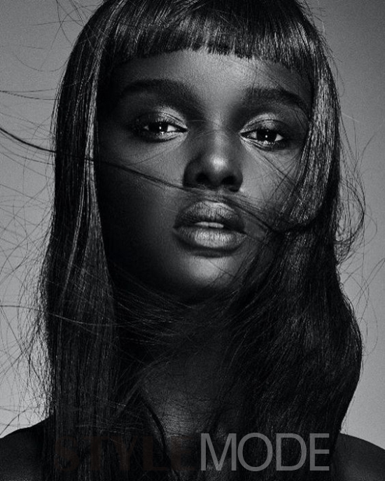 被誉为是「真人芭比」的"小黑妹",美到以为是假人!