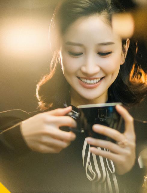 她是《星梦缘》中的追梦女孩林思彤,现实中真人长这样