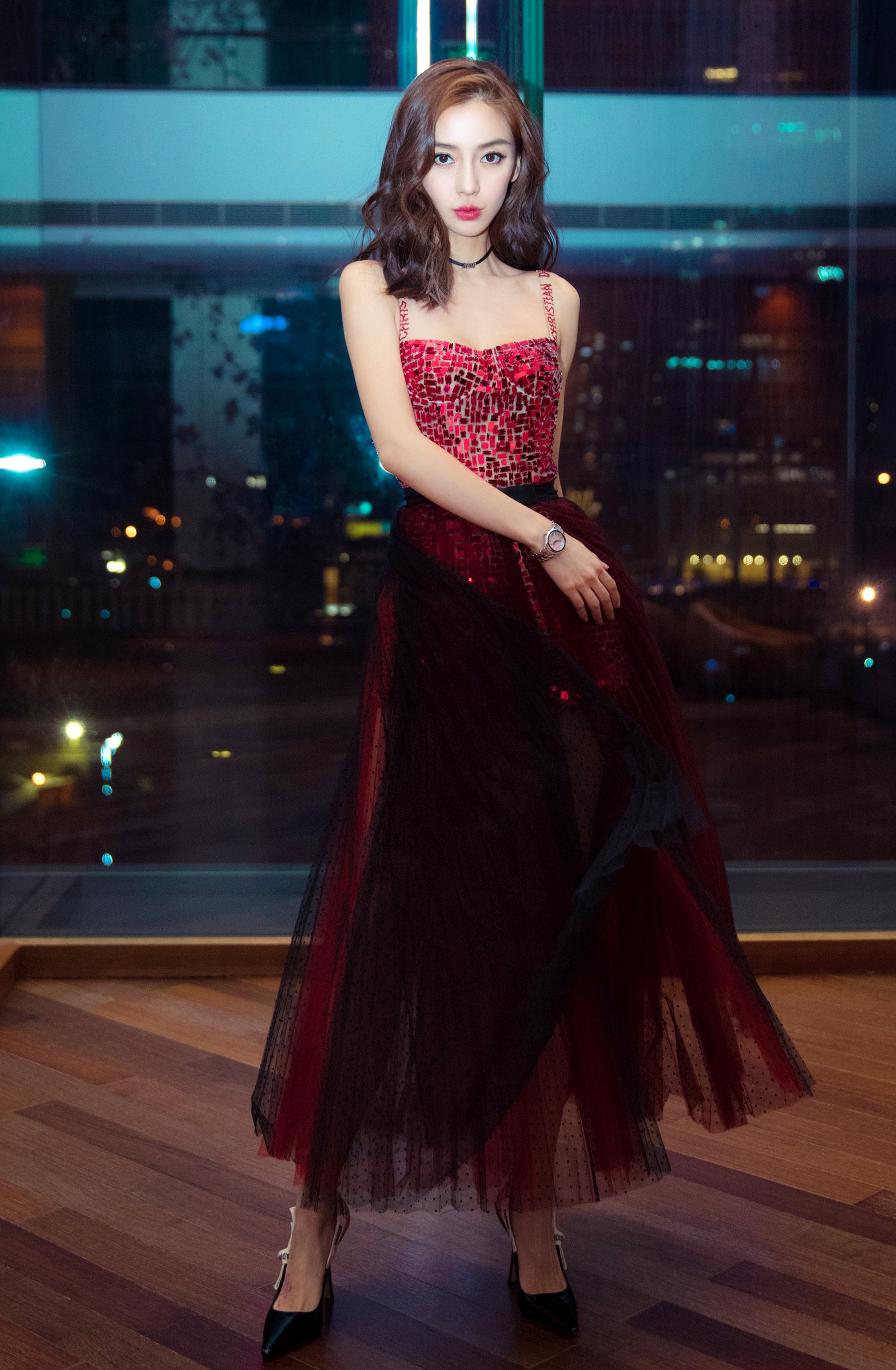 angelababy迪奥红色蕾丝长裙美艳绝伦,重新定义仙女形象