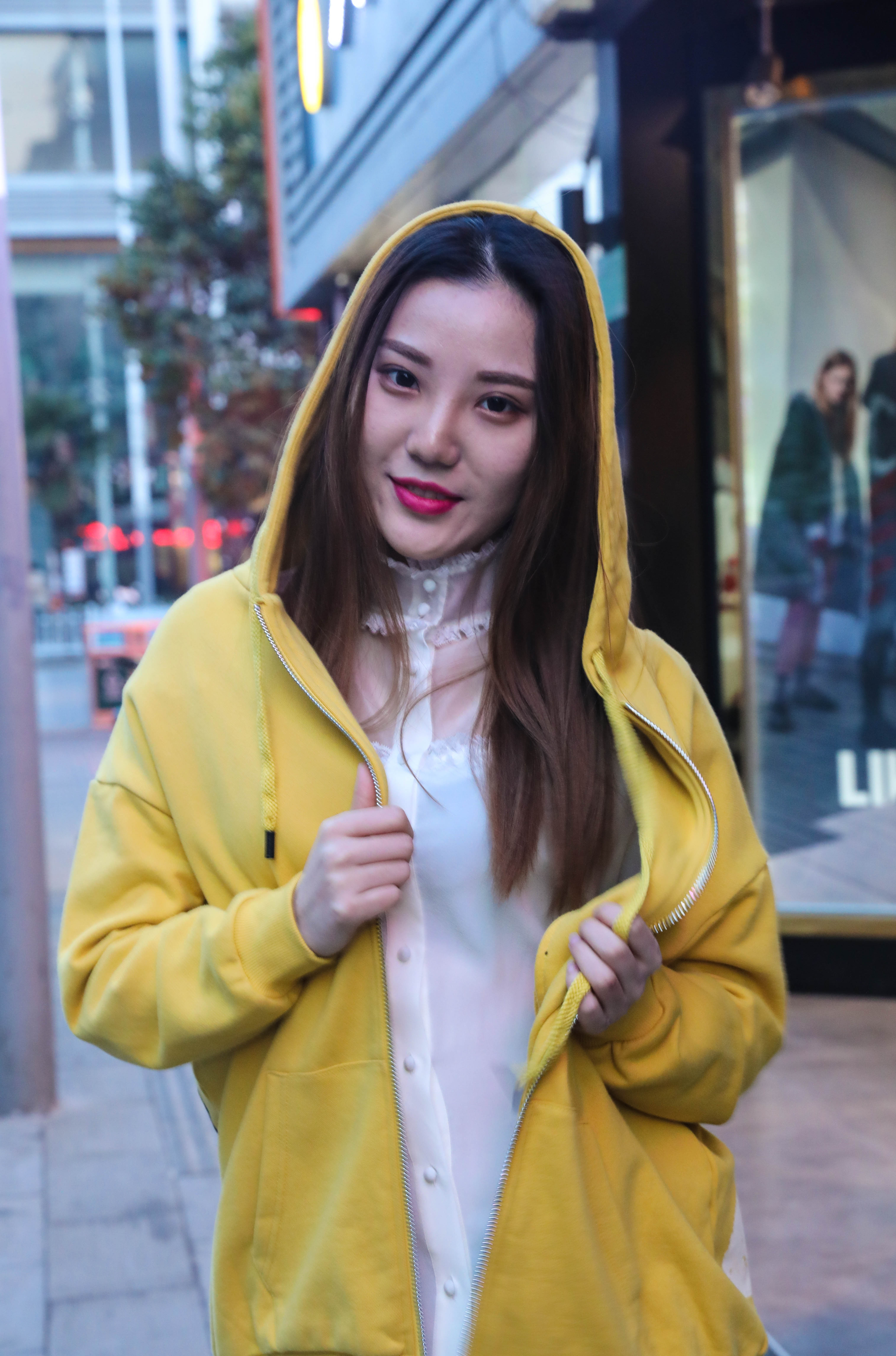 徐州街拍:邻家小妹初长成!