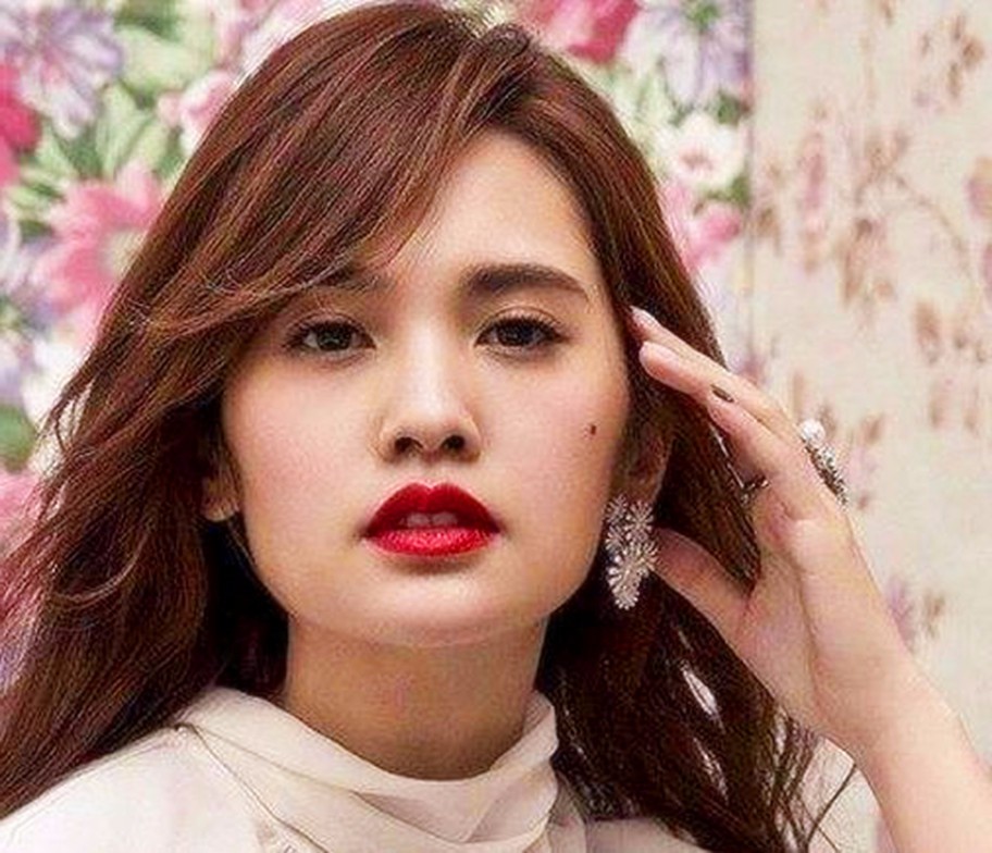 娱乐圈里脸上有颗"痣"的6位女明星,最后一位眼角有颗痣好美!