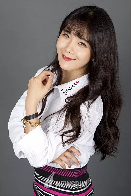 赵贤荣 1991年8月11日出生于韩国.韩国歌手,演员