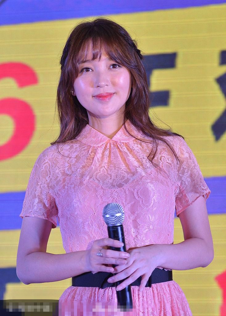 2011年09月15日宣告与合作八年的海蝶结束合约,自立门户成立金莎工作