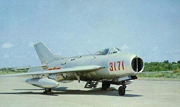 中国考虑到部分已经退役的歼6战机仍然具有较长的寿命,并且保存比较