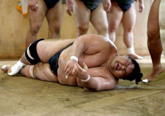 日本相扑选手饭量是正常人的五六倍,收入更是不菲!