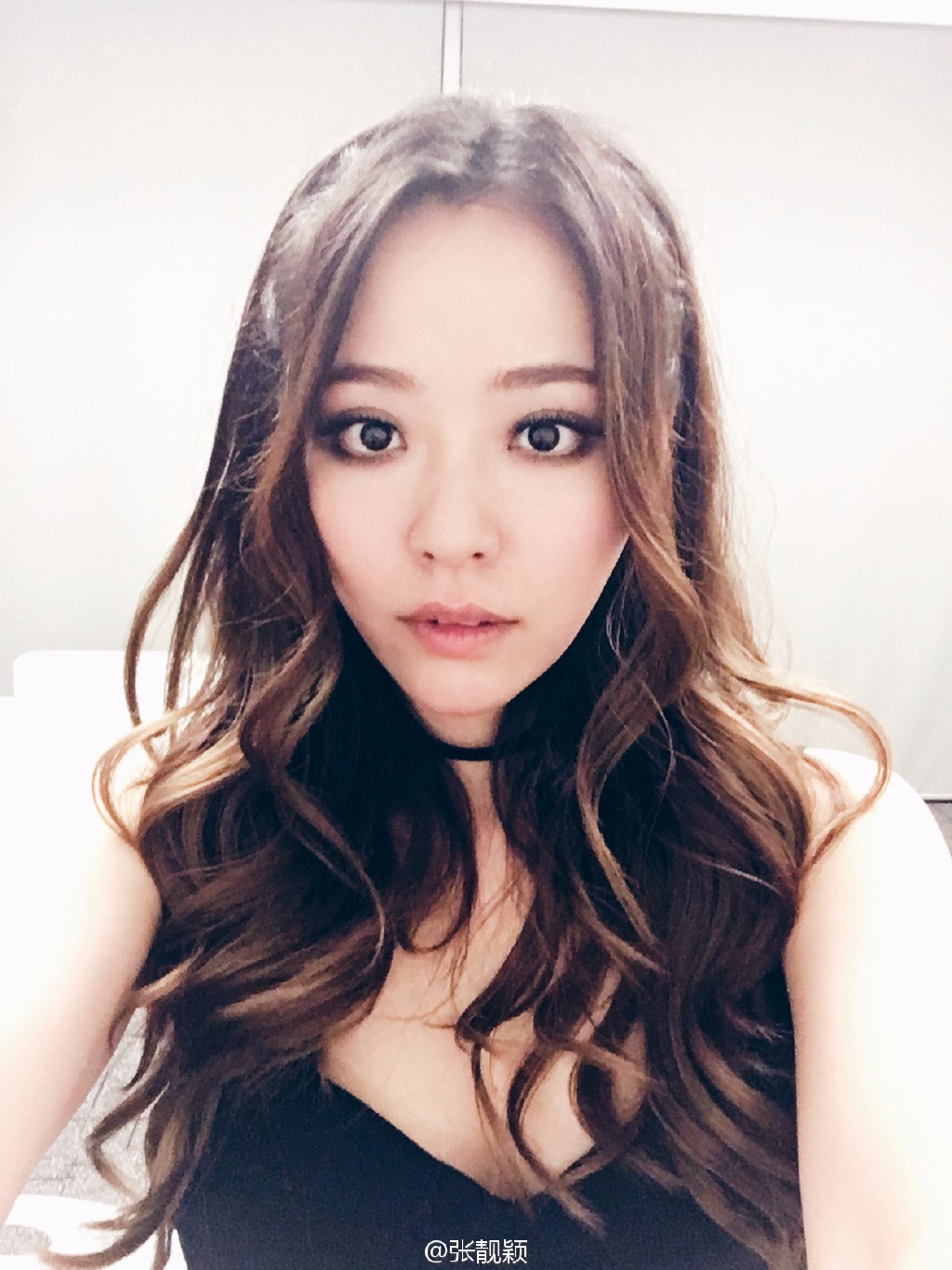 以其标志性的"海豚音"的她是继邓丽君之后极具潜力