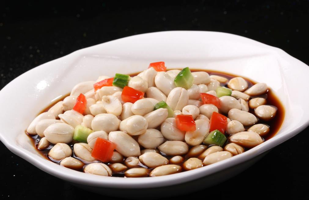 做醋泡花生最好用酿造米醋,(白醋就不太适合)3.