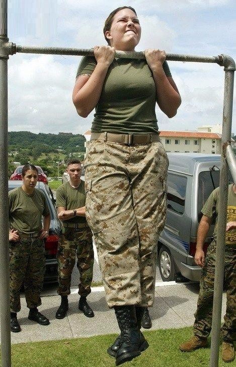 美国海军陆战队女兵图片