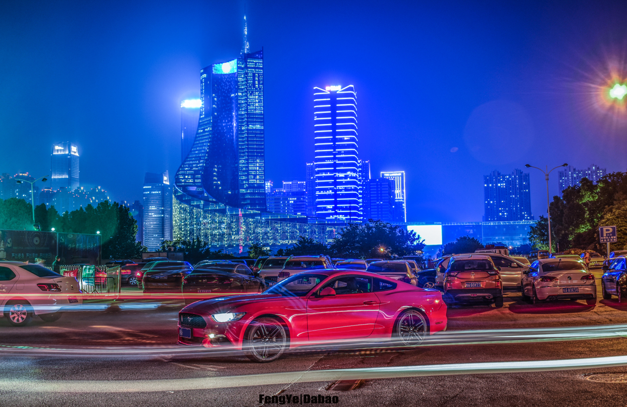 跑车夜景图片真实图片