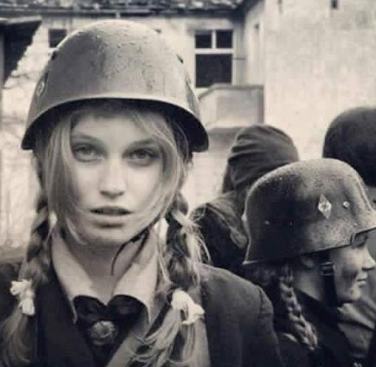 直击:一组老照片展示战争中的女人们,最后一位令人肃然起敬!