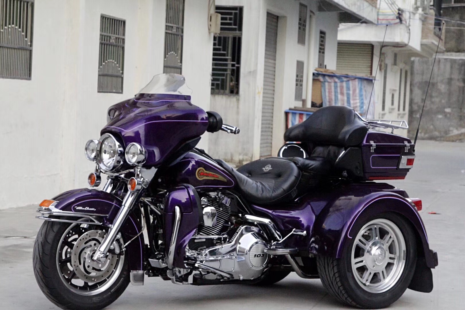 这辆售价四十万的三轮摩托车谁认识?