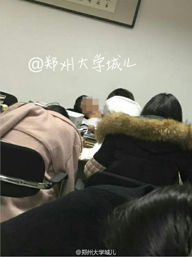 郑州财经学院下沉情侣图片