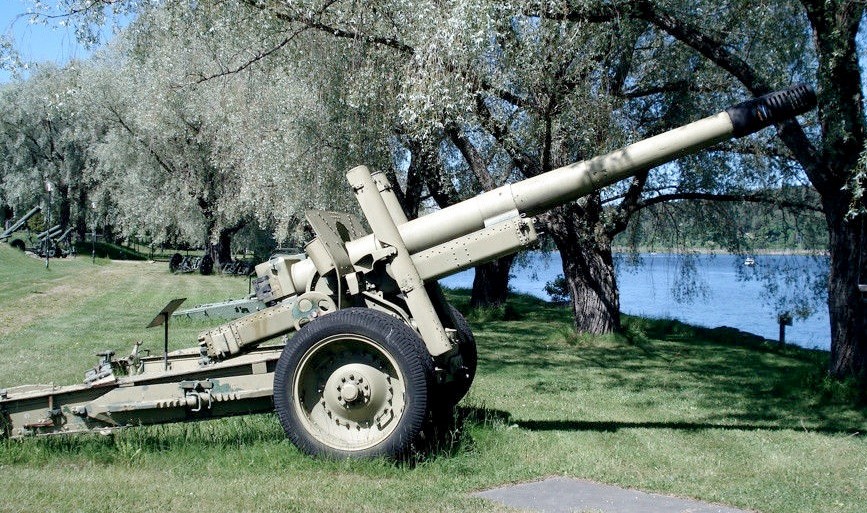 美制155mm榴弹炮图片