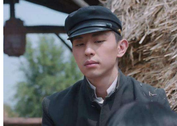 可即便如此,凭借着帅气的长相,谢童在《欢乐颂2》中,还是给观众留下了