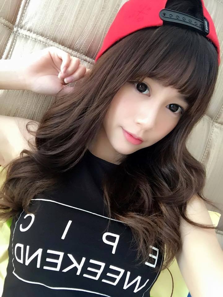 马来西亚小正妹,走到哪里自拍到哪里