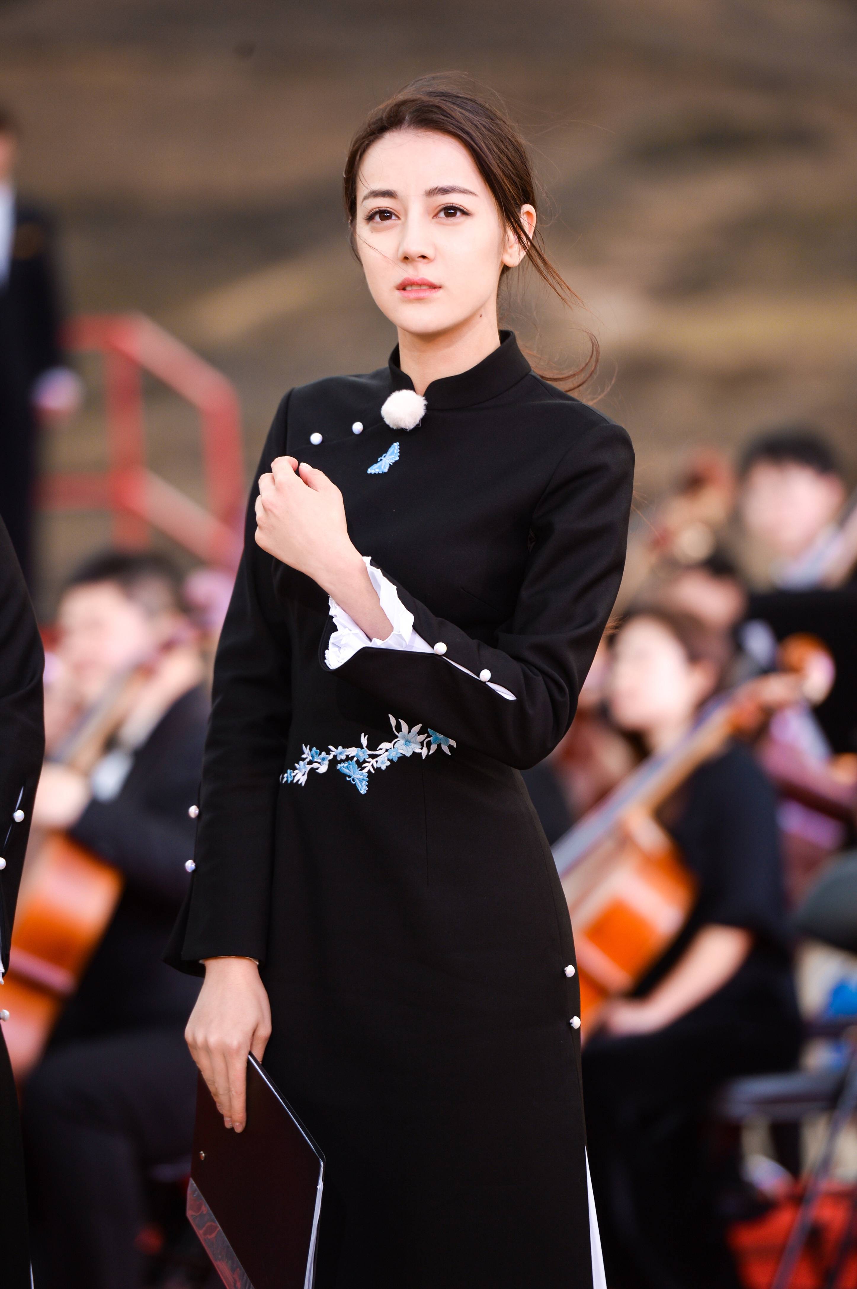 第五季《奔跑吧》,热巴这些呆萌的表情,你看过吗?