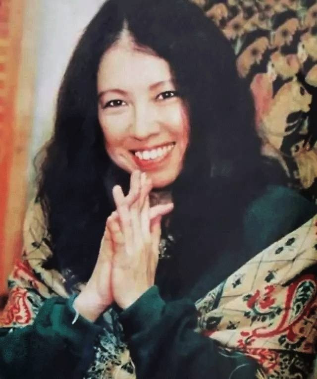 父亲陈嗣庆是一位律师