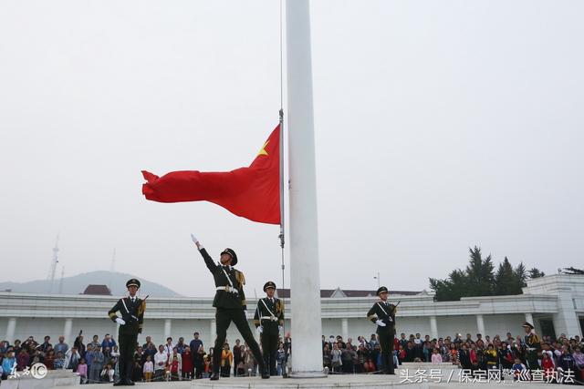 1月1日起 国旗护卫和礼炮鸣放任务由人民解放军担负