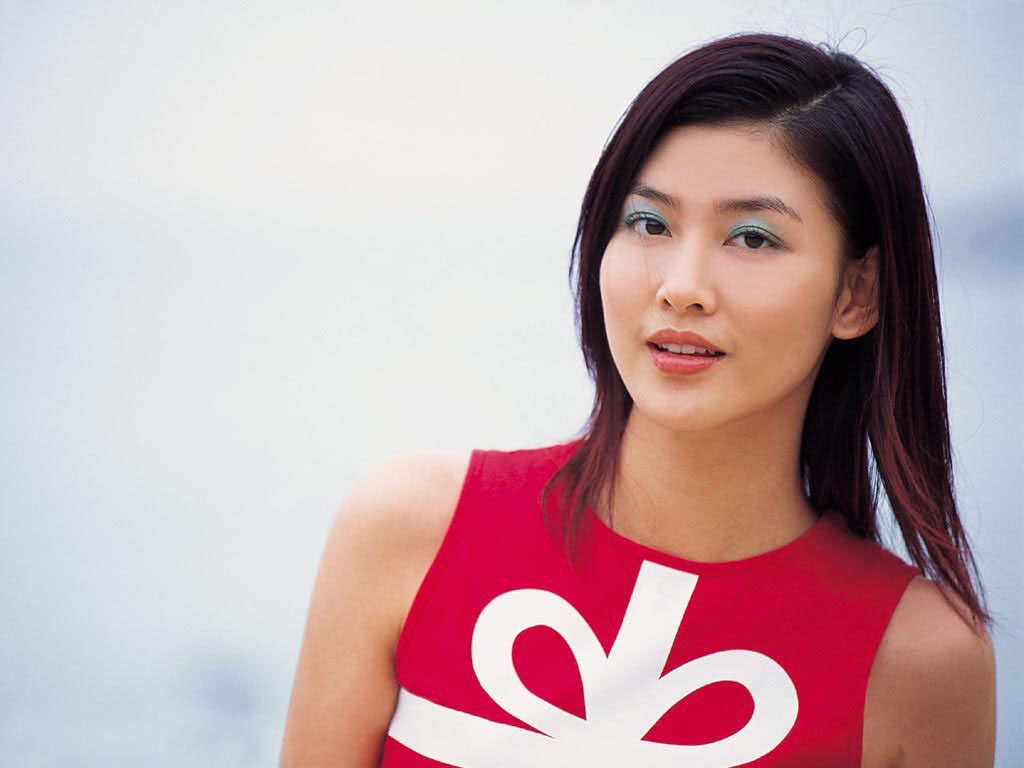 她在《回家的诱惑》中是性感迷人的艾莉,最后一张你们喜欢吗?