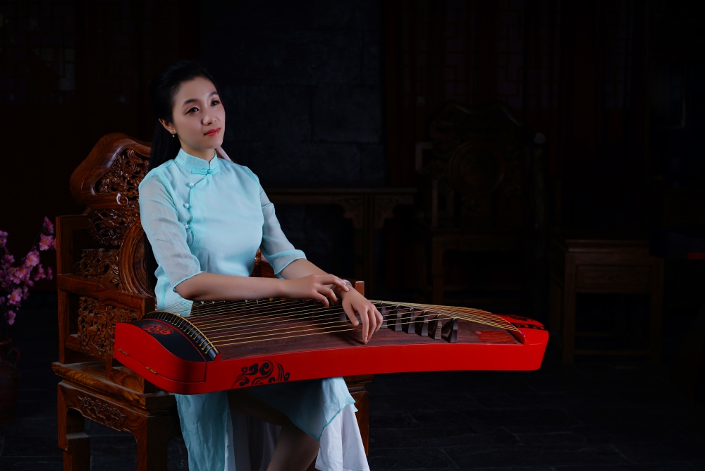 古筝演奏家黄宝琪老师与幽韵古筝美图
