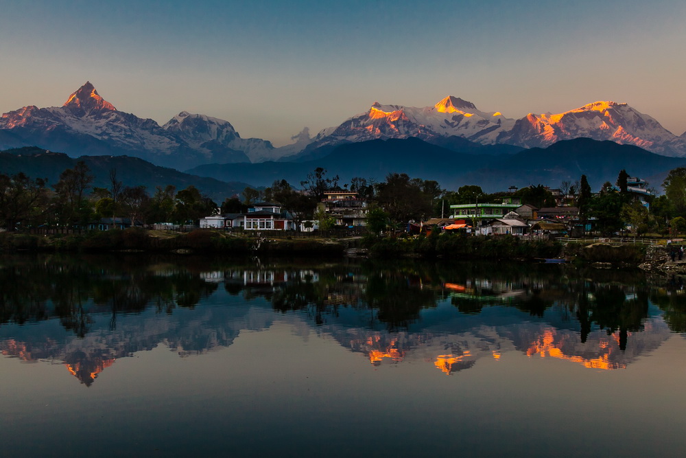 博卡拉:背靠安娜普尔纳等风来