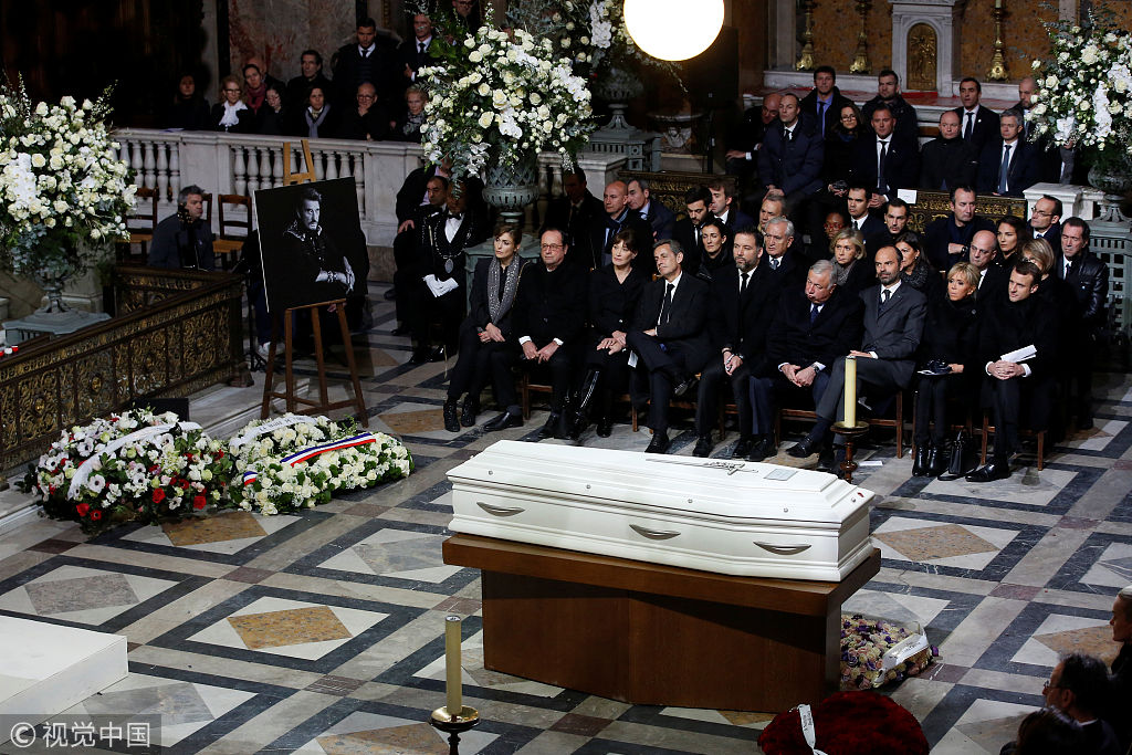 "法国猫王"约翰尼·哈里戴葬礼举行 民众聚集悼念人山人海
