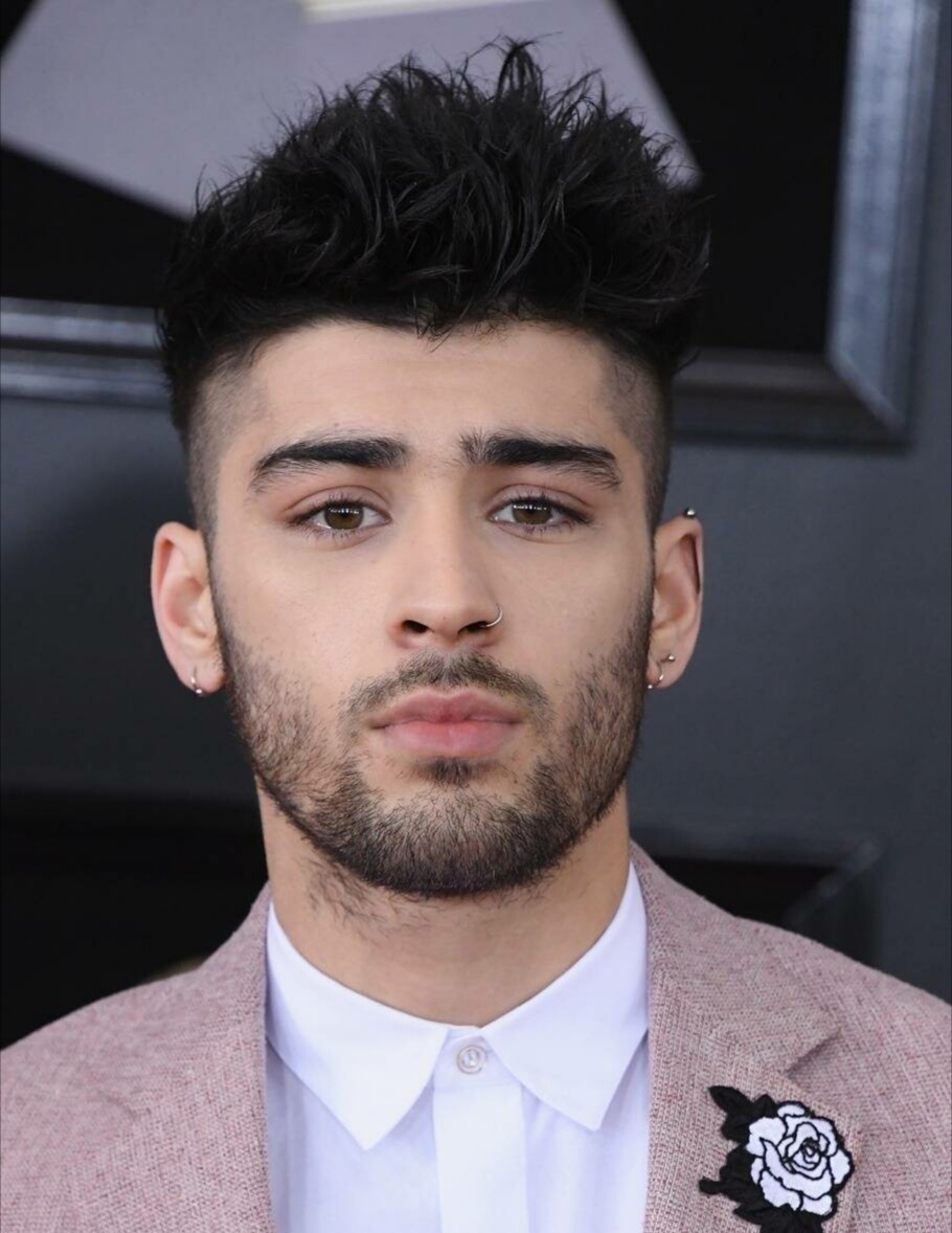美渣 zayn malik 出席格莱美颁奖典礼,网友:毛发旺盛真羡慕!