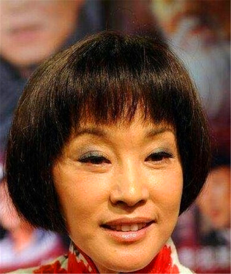 刘晓庆的脸都变形了图片