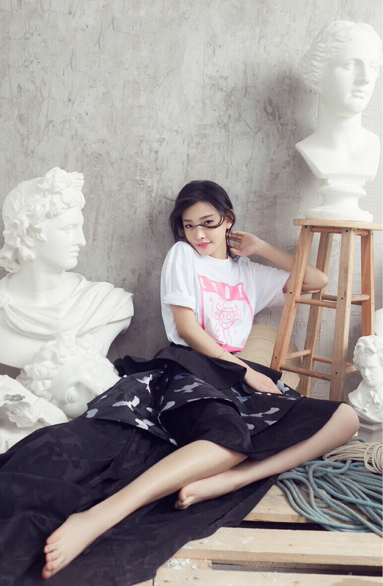 童菲长腿美足,这身材完美至极!