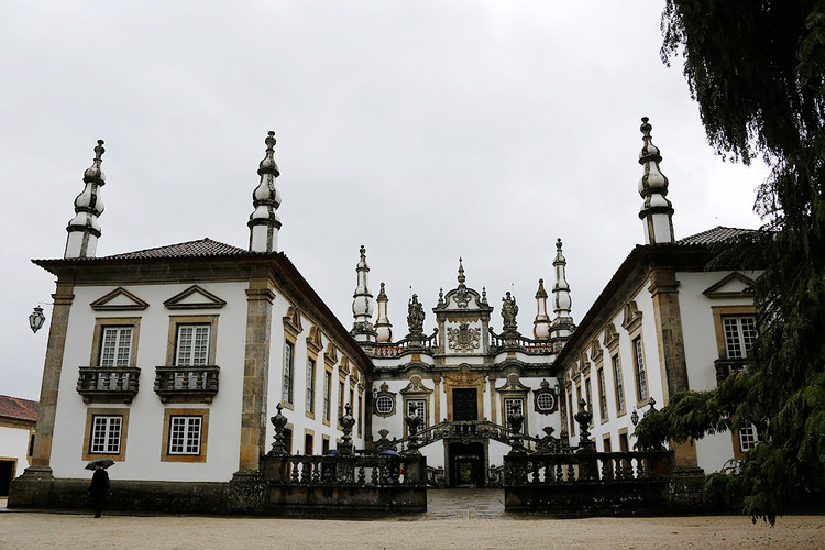 马特乌斯宫,葡萄牙最美花园,园艺修剪的十分精致