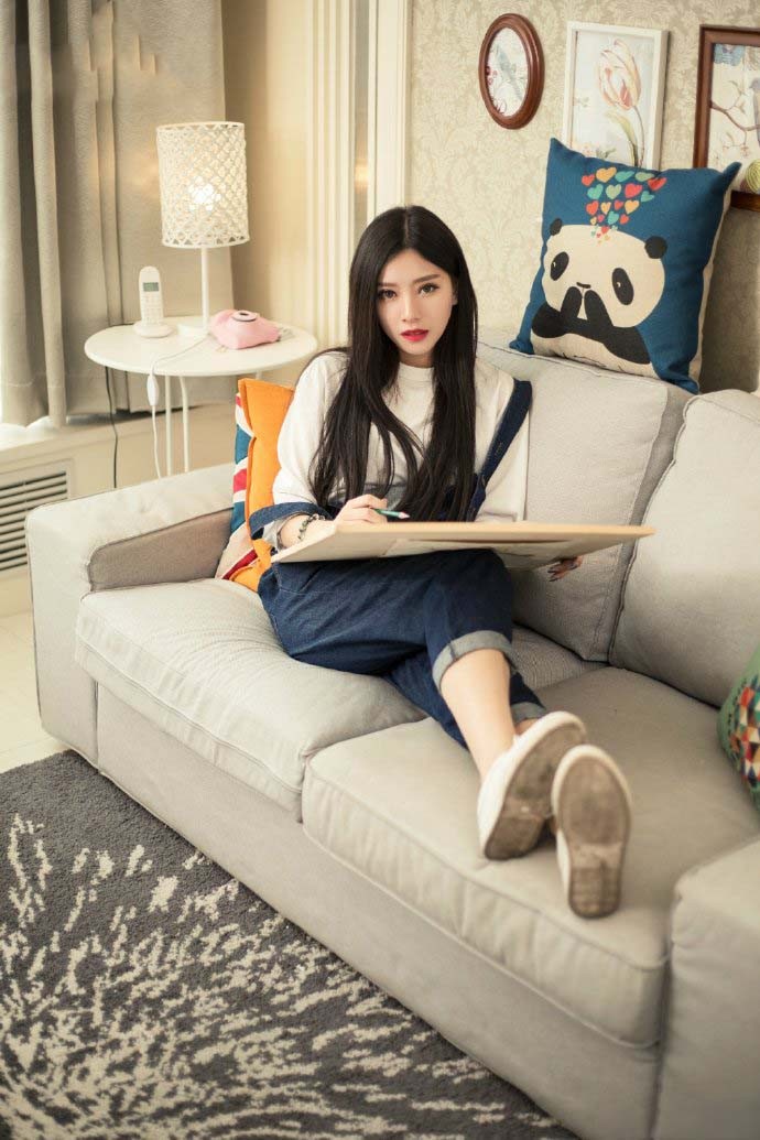 flowers梵梵 平面模特,蜜果酱旗下艺人coco,来自北京,是尤果网新秀