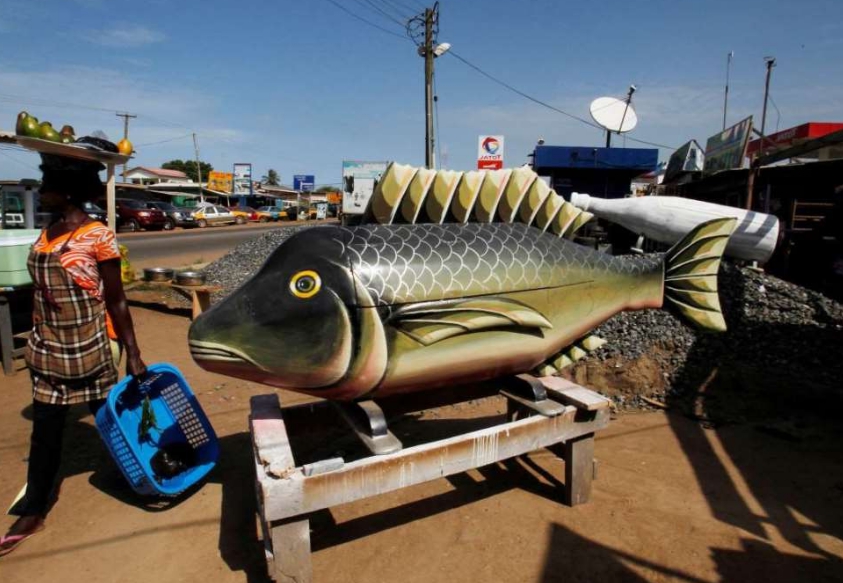 这个棺材的主人应该喜欢钓鱼,棺材的样子都是一条超大的鱼