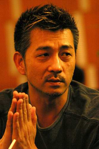 著名武术指导林迪安给李连杰做过武替,代表作《黑客帝国》