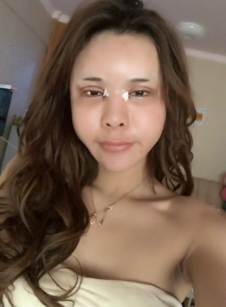 快手变性人整容成瘾,撞脸韩安冉!