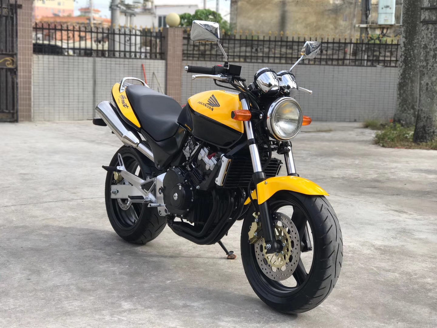 实拍本田小黄蜂cb250!