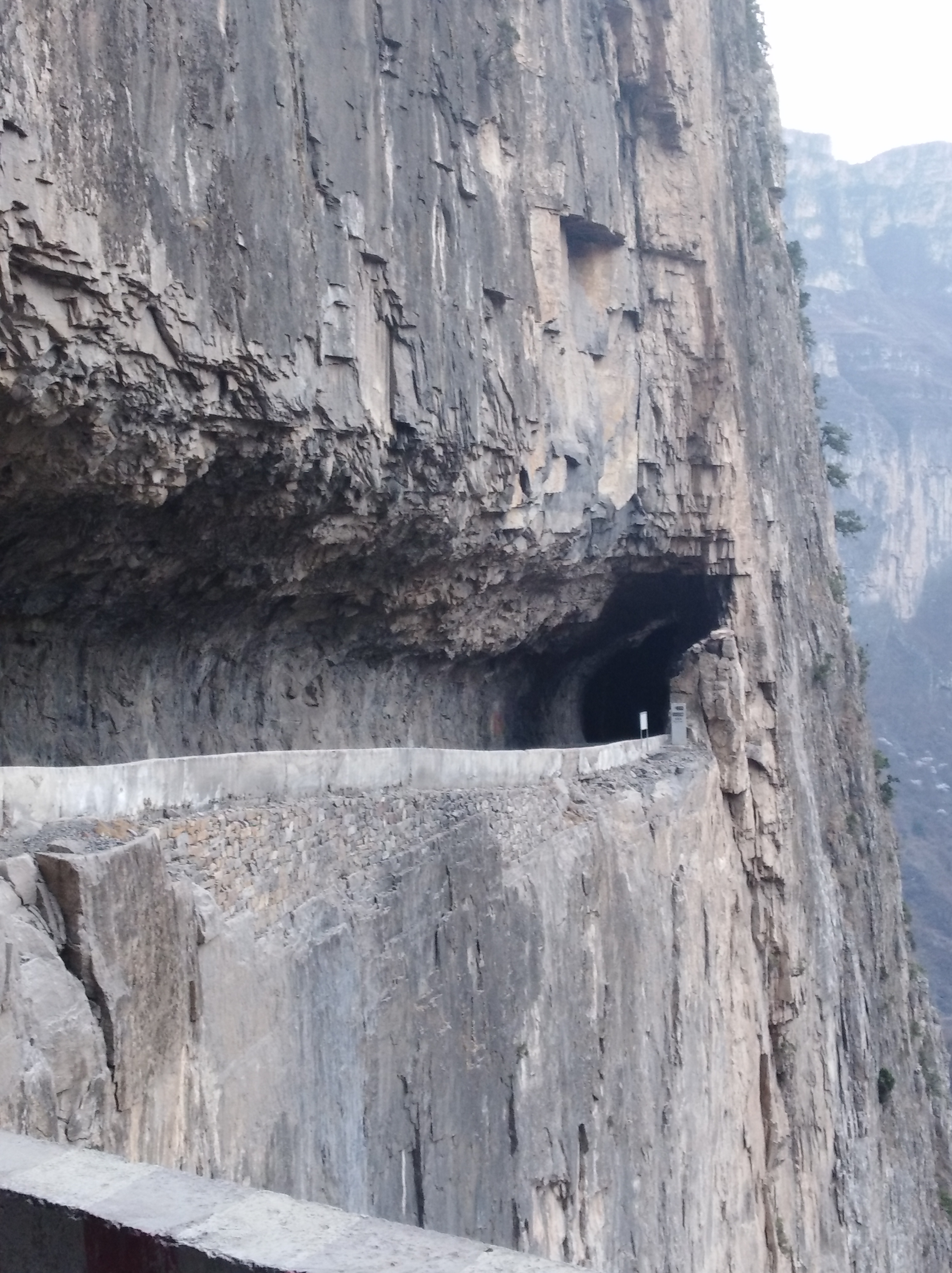 山西平顺挂壁公路图片图片