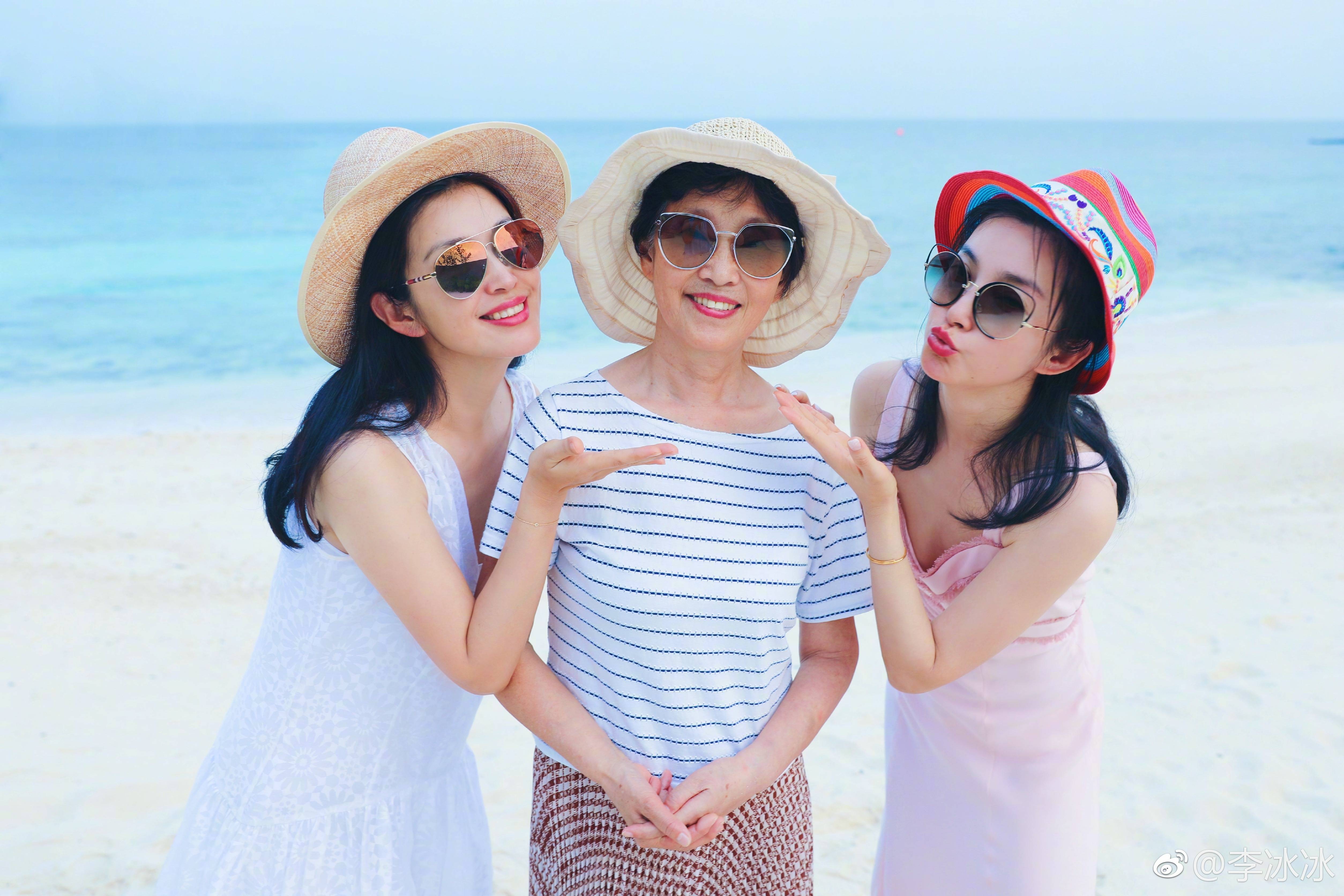 李冰冰晒"女版全家福",三代同堂颜值大爆表