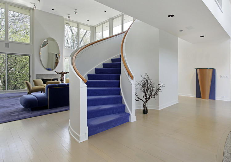 挑高现代客厅楼梯设计