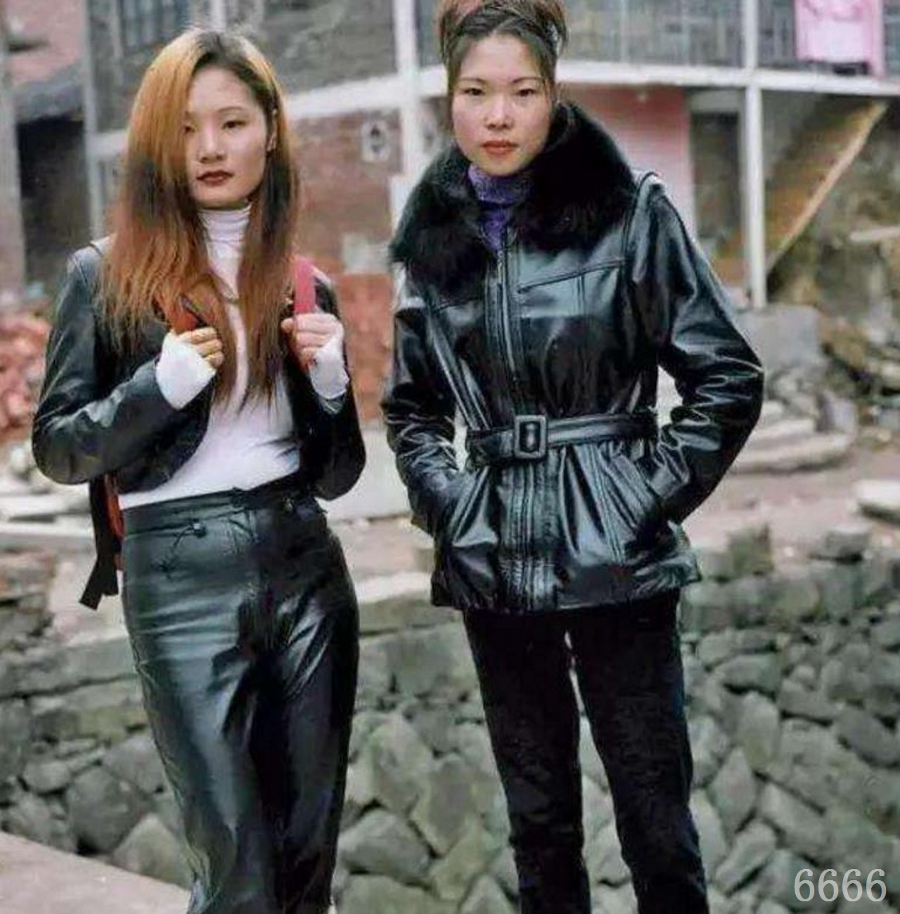 一组怀旧的老照片,带你看90年代农村过年最时尚的穿法!