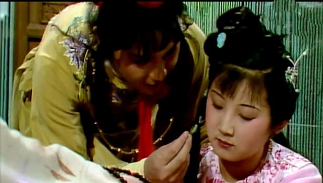 红楼梦:金钏投井,宝玉被打的一点都不冤,宝玉就该打