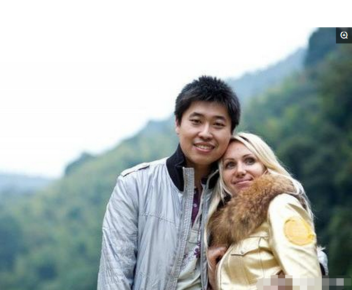 外国媳妇嫁到中国农村之后,农村媳妇干的活她照样是熟练地干起来,丝毫