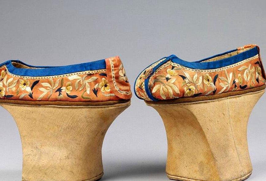 古代妃子鞋图片