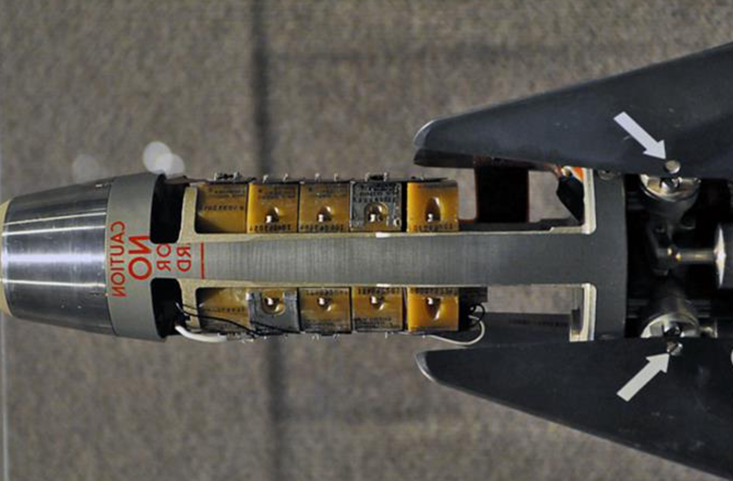 这是aim-9b剖面图,导弹内部结构剖面图