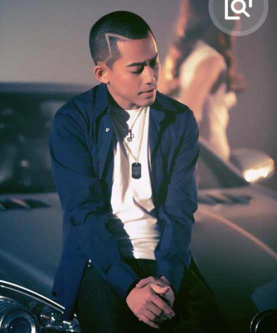 在娱乐圈这个大染缸想要有好的发展,光有实力是远远