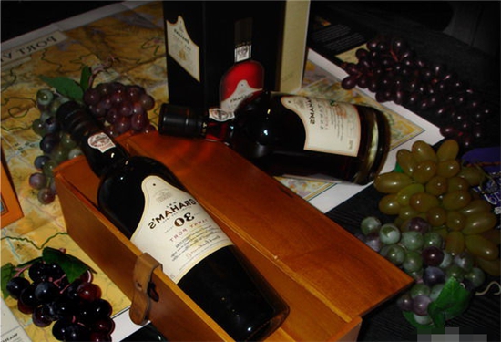 烧酒,韩国国酒.原料是大米,小麦,大麦或者甘薯,度数20度左右